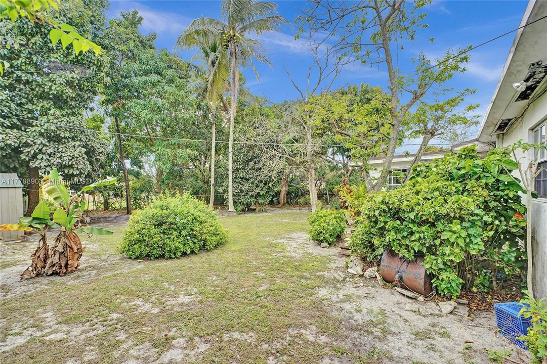 Recently Sold: $419,000 (3 beds, 2 baths, 1385 Square Feet)