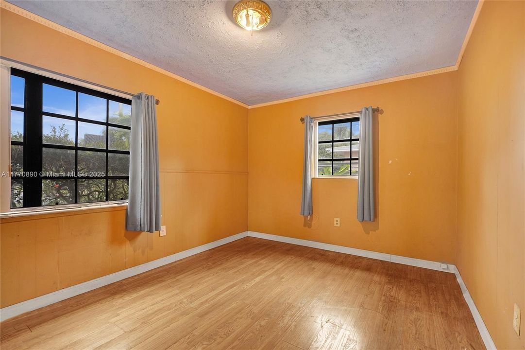 Recently Sold: $419,000 (3 beds, 2 baths, 1385 Square Feet)