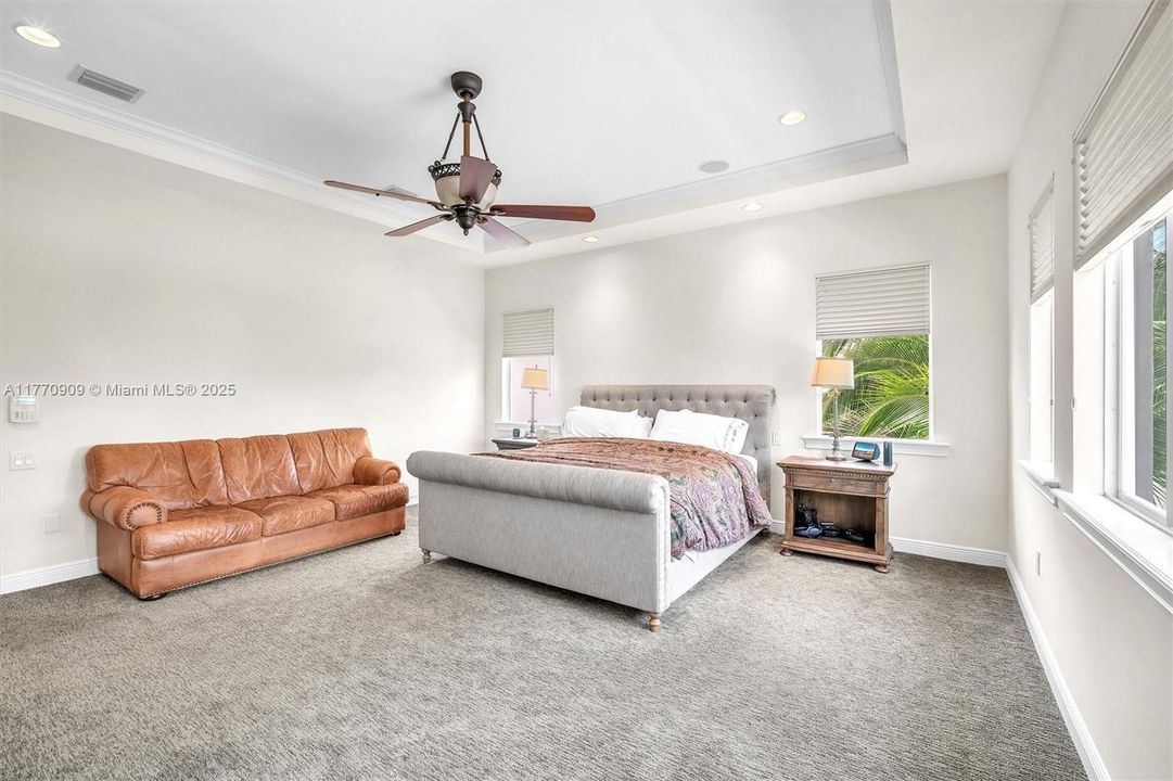 Recently Rented: $13,500 (6 beds, 6 baths, 5224 Square Feet)