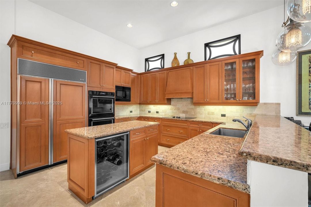 Recently Rented: $13,500 (6 beds, 6 baths, 5224 Square Feet)