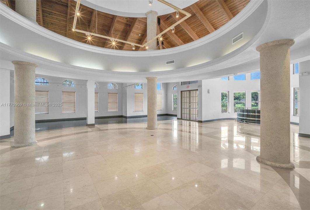 Recently Rented: $13,500 (6 beds, 6 baths, 5224 Square Feet)