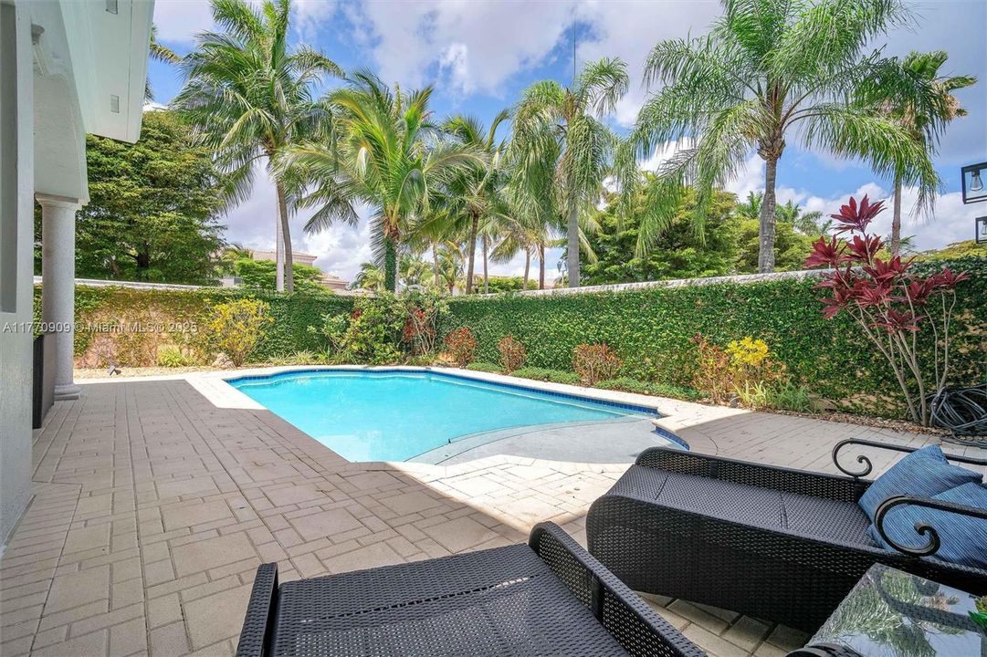 Recently Rented: $13,500 (6 beds, 6 baths, 5224 Square Feet)