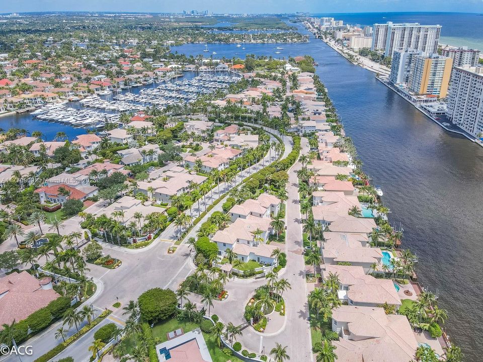 Recently Rented: $13,500 (6 beds, 6 baths, 5224 Square Feet)