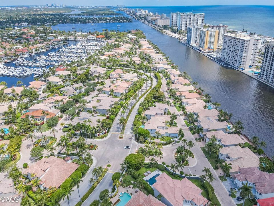 Recently Rented: $13,500 (6 beds, 6 baths, 5224 Square Feet)