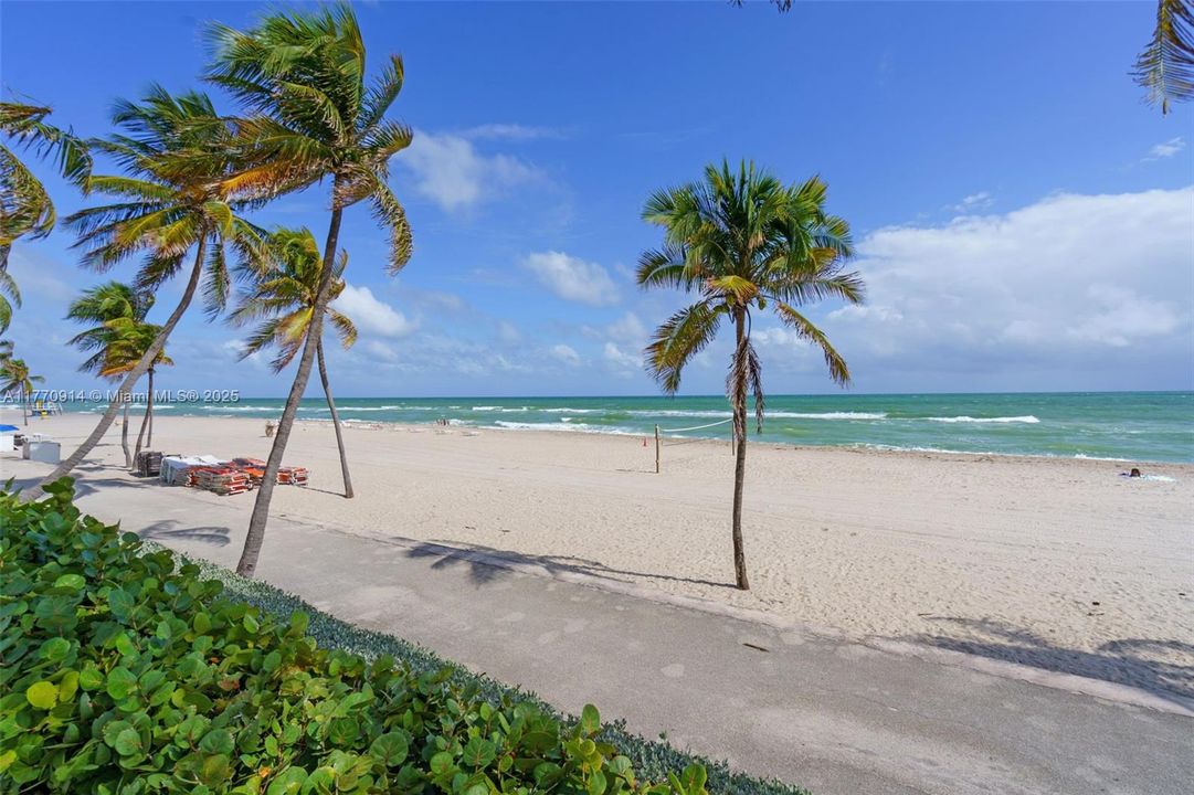 Recently Rented: $2,750 (2 beds, 2 baths, 1240 Square Feet)