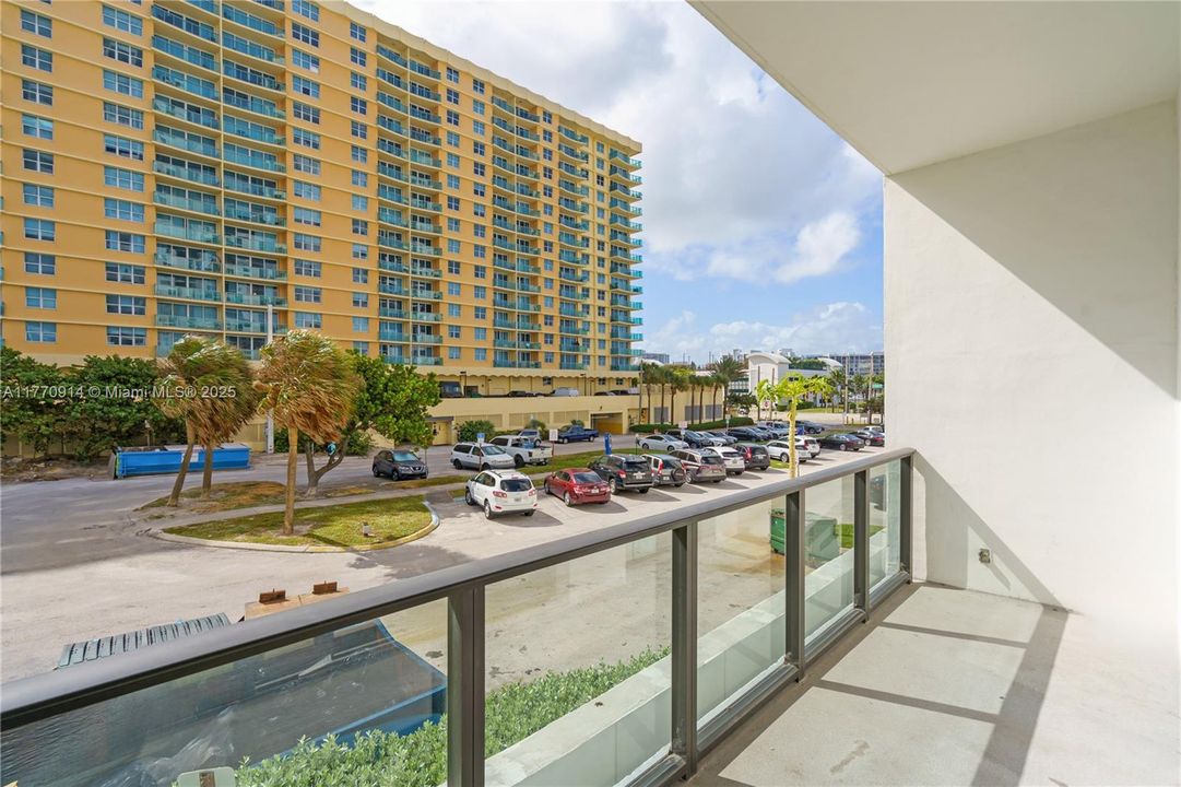 Recently Rented: $2,750 (2 beds, 2 baths, 1240 Square Feet)