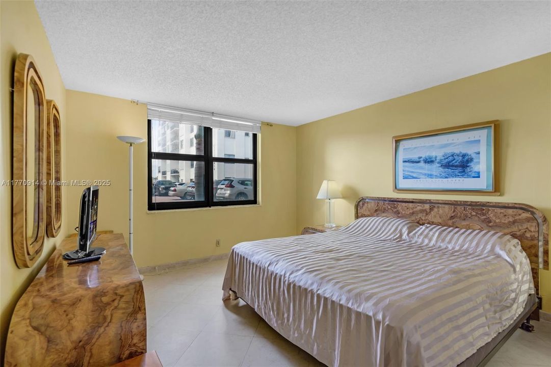 Recently Rented: $2,750 (2 beds, 2 baths, 1240 Square Feet)