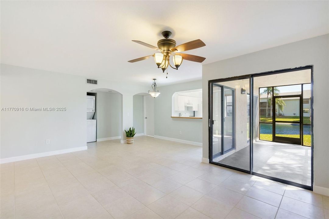 Recently Sold: $265,000 (3 beds, 2 baths, 1195 Square Feet)