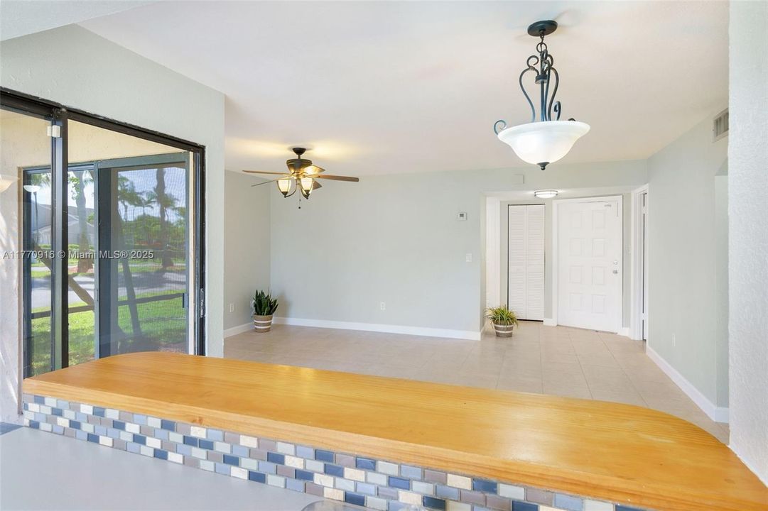 Recently Sold: $265,000 (3 beds, 2 baths, 1195 Square Feet)