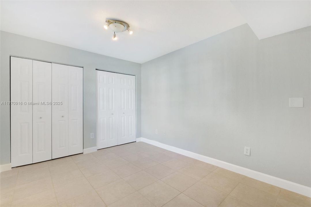 Recently Sold: $265,000 (3 beds, 2 baths, 1195 Square Feet)