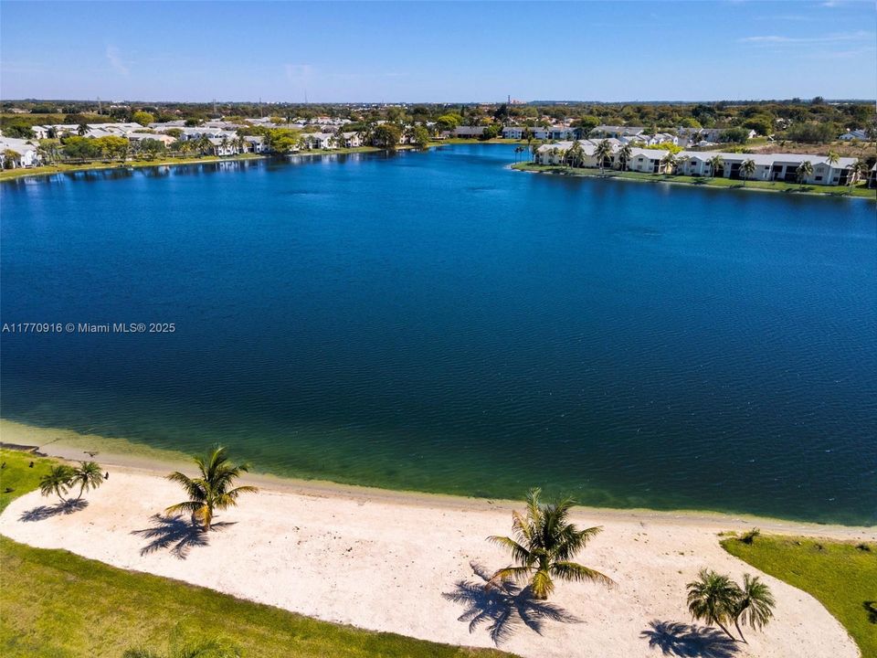 Recently Sold: $265,000 (3 beds, 2 baths, 1195 Square Feet)