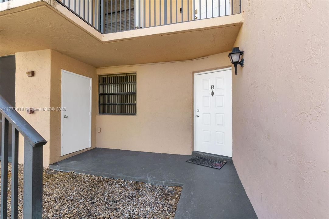 Recently Sold: $265,000 (3 beds, 2 baths, 1195 Square Feet)