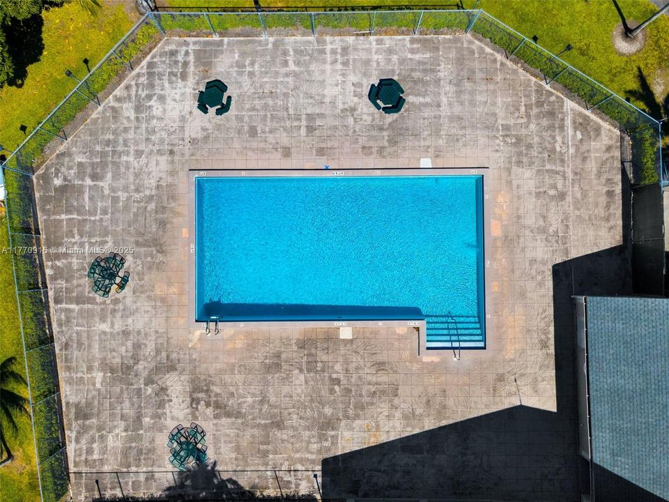 Recently Sold: $265,000 (3 beds, 2 baths, 1195 Square Feet)