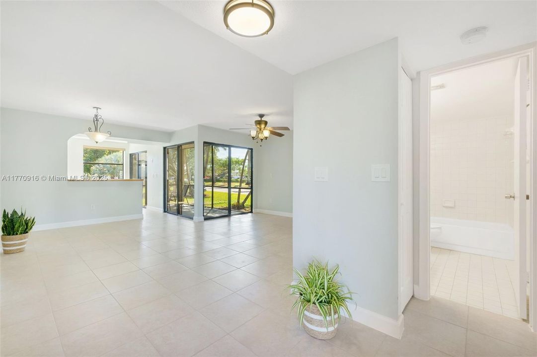 Recently Sold: $265,000 (3 beds, 2 baths, 1195 Square Feet)