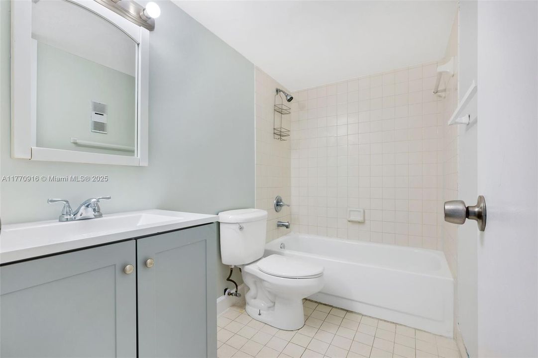 Recently Sold: $265,000 (3 beds, 2 baths, 1195 Square Feet)