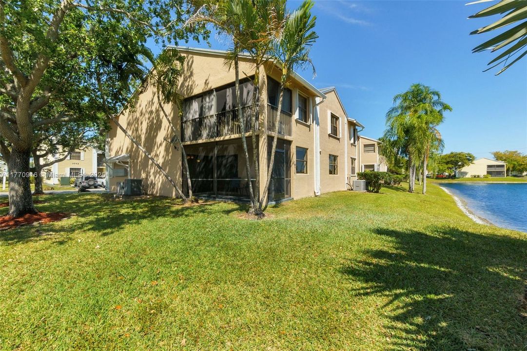 Recently Sold: $265,000 (3 beds, 2 baths, 1195 Square Feet)