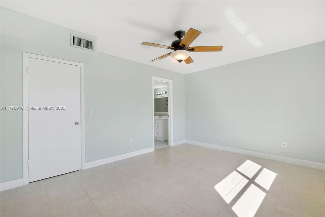 Recently Sold: $265,000 (3 beds, 2 baths, 1195 Square Feet)