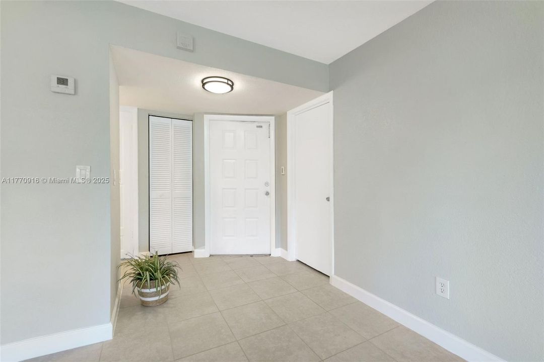 Recently Sold: $265,000 (3 beds, 2 baths, 1195 Square Feet)