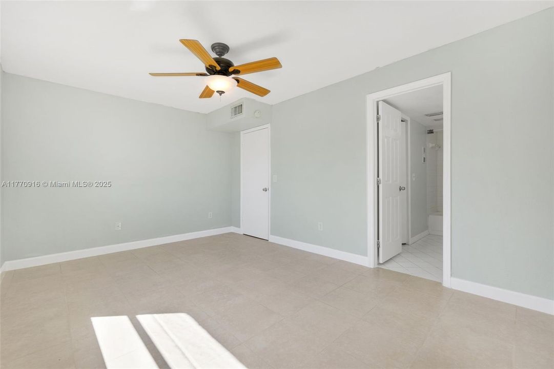 Recently Sold: $265,000 (3 beds, 2 baths, 1195 Square Feet)