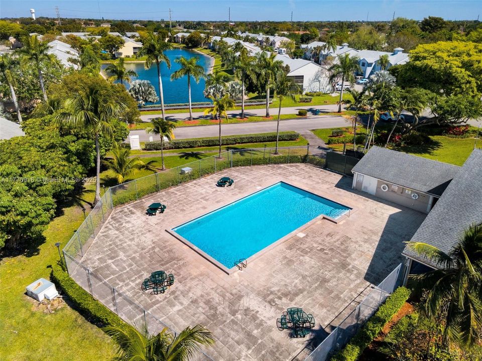 Recently Sold: $265,000 (3 beds, 2 baths, 1195 Square Feet)