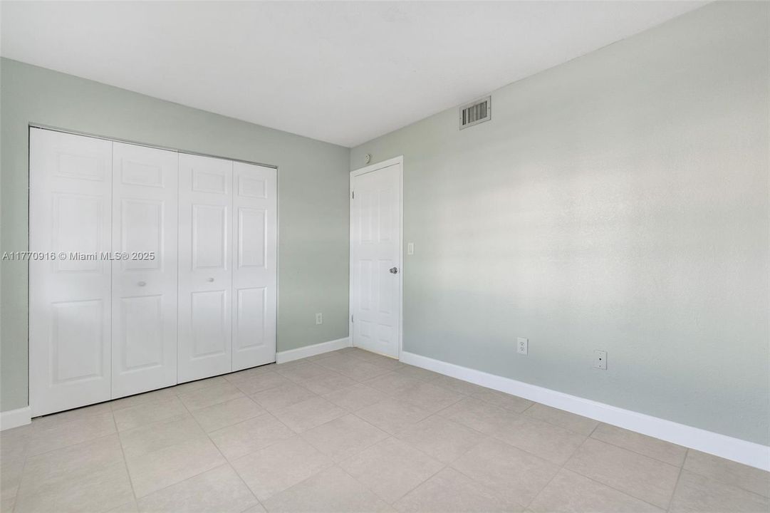 Recently Sold: $265,000 (3 beds, 2 baths, 1195 Square Feet)