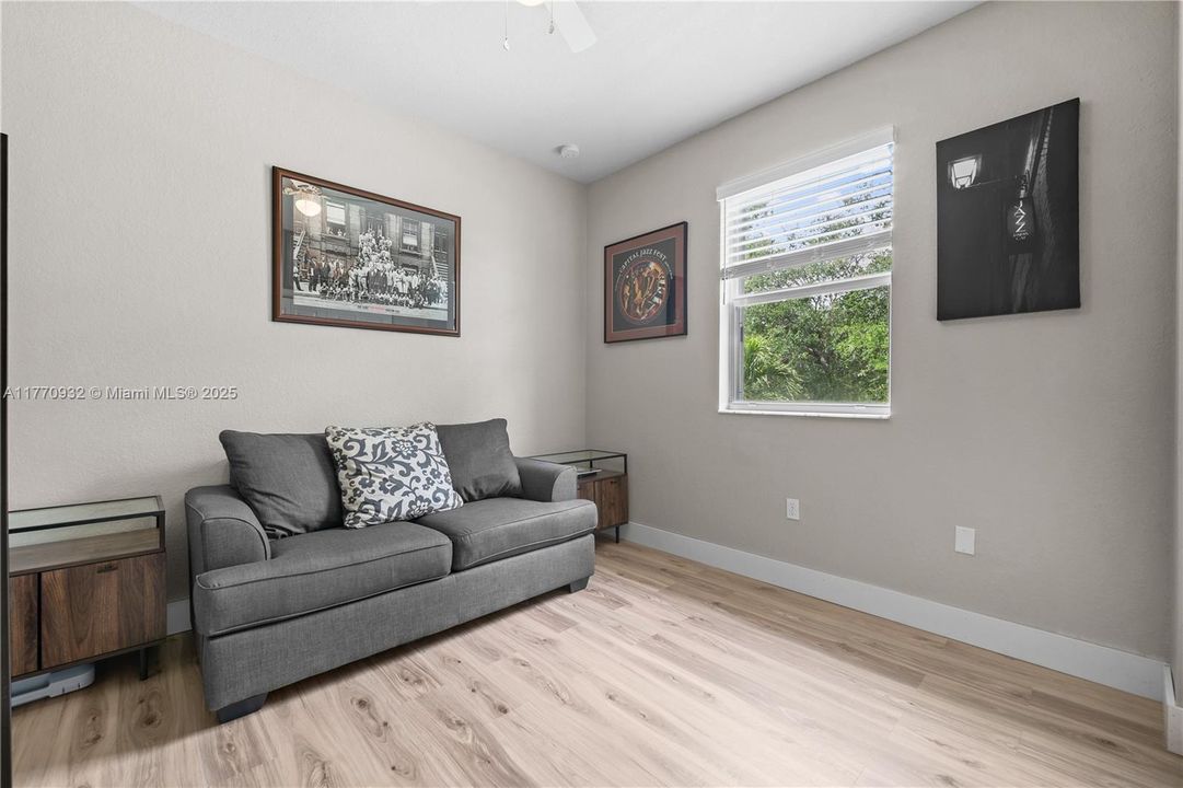 Recently Sold: $620,000 (5 beds, 3 baths, 2514 Square Feet)