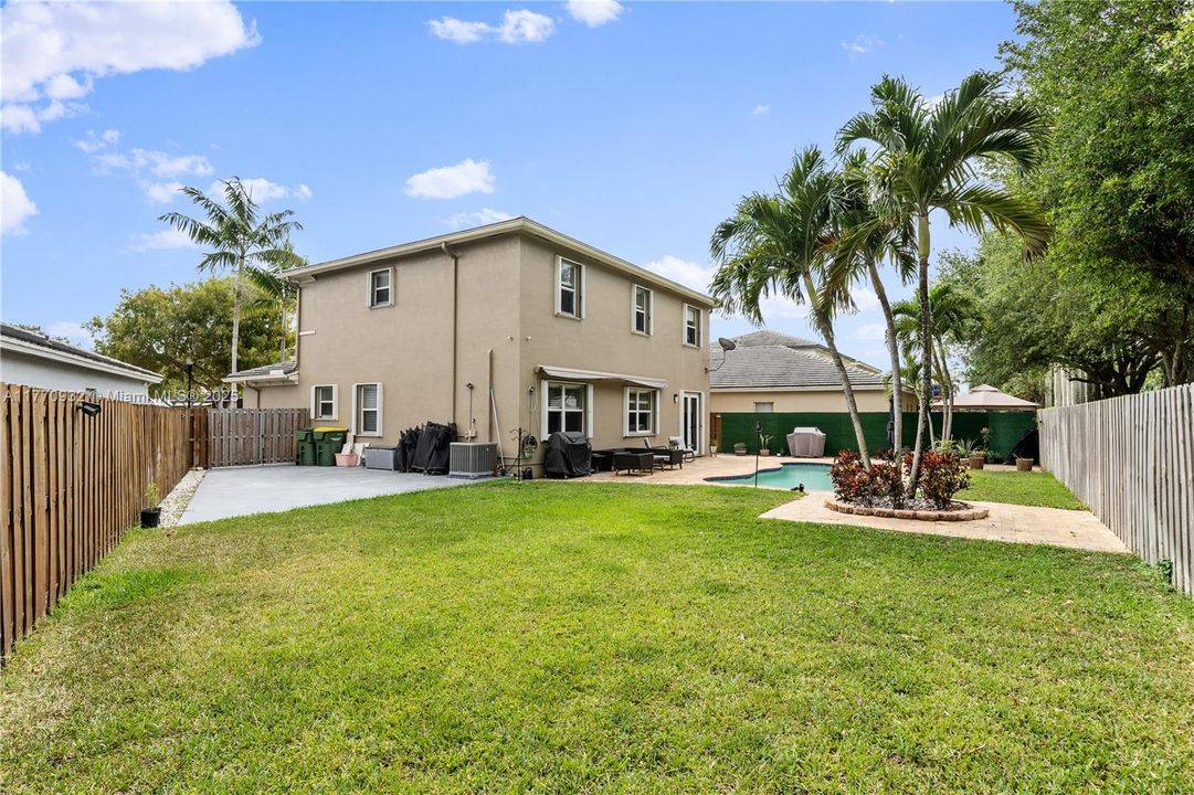 Recently Sold: $620,000 (5 beds, 3 baths, 2514 Square Feet)