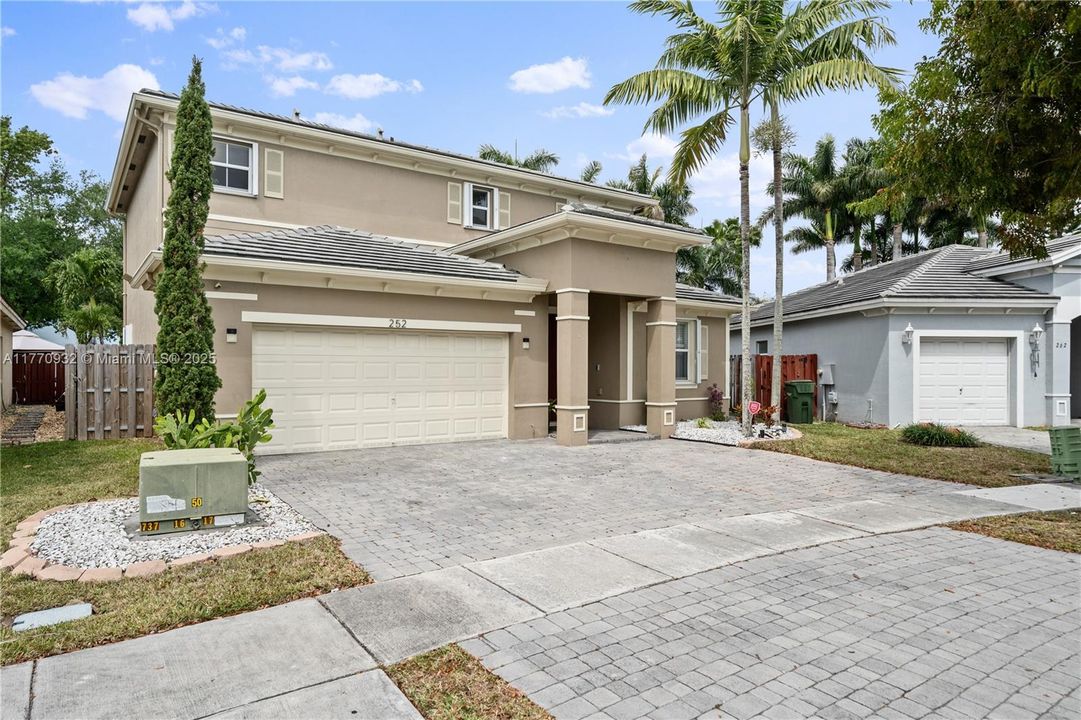 Recently Sold: $620,000 (5 beds, 3 baths, 2514 Square Feet)