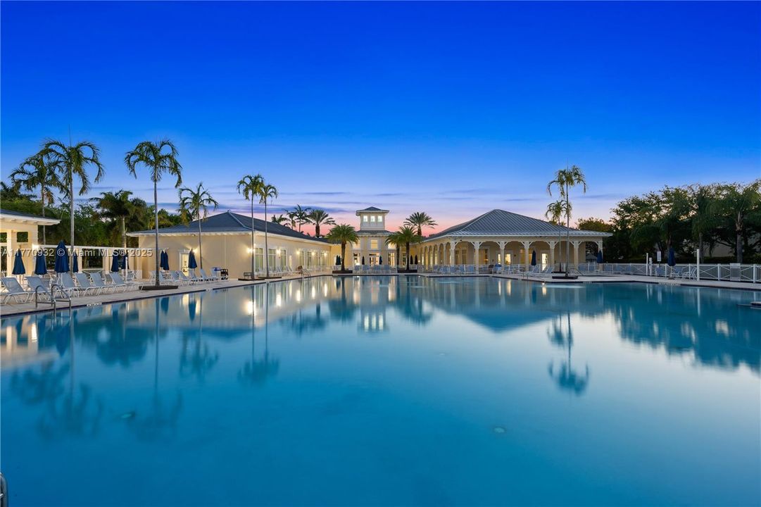 Recently Sold: $620,000 (5 beds, 3 baths, 2514 Square Feet)