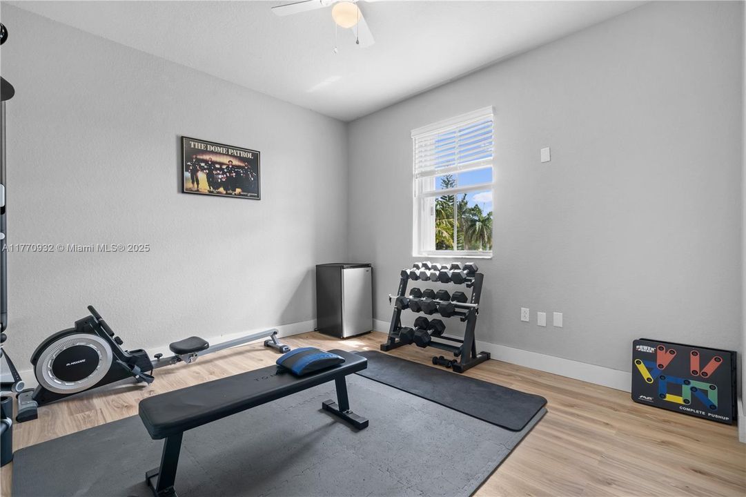 Recently Sold: $620,000 (5 beds, 3 baths, 2514 Square Feet)