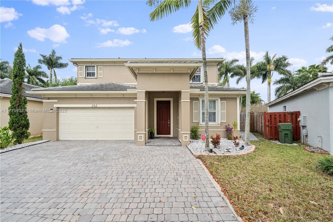 Recently Sold: $620,000 (5 beds, 3 baths, 2514 Square Feet)