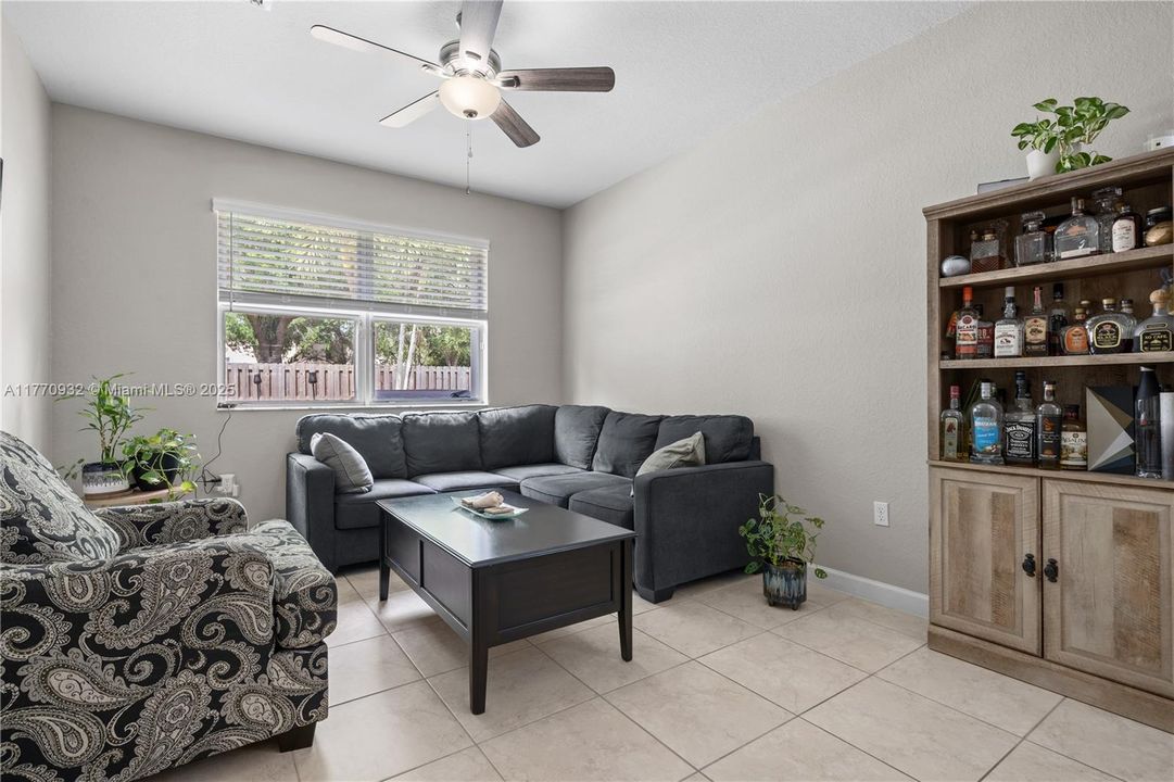 Recently Sold: $620,000 (5 beds, 3 baths, 2514 Square Feet)