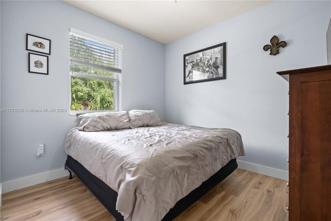 Recently Sold: $620,000 (5 beds, 3 baths, 2514 Square Feet)