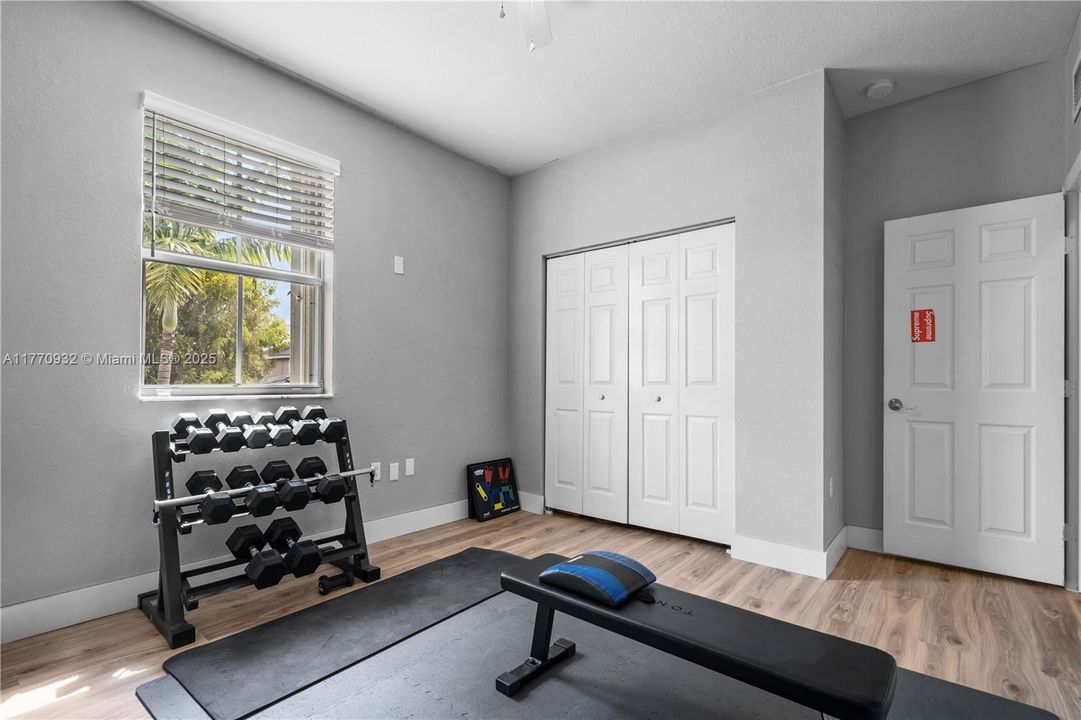 Recently Sold: $620,000 (5 beds, 3 baths, 2514 Square Feet)