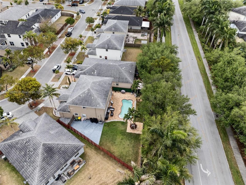 Recently Sold: $620,000 (5 beds, 3 baths, 2514 Square Feet)