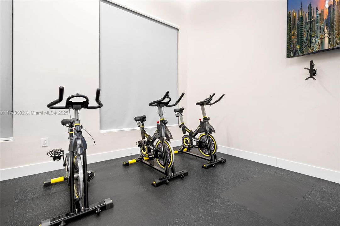 Recently Sold: $620,000 (5 beds, 3 baths, 2514 Square Feet)