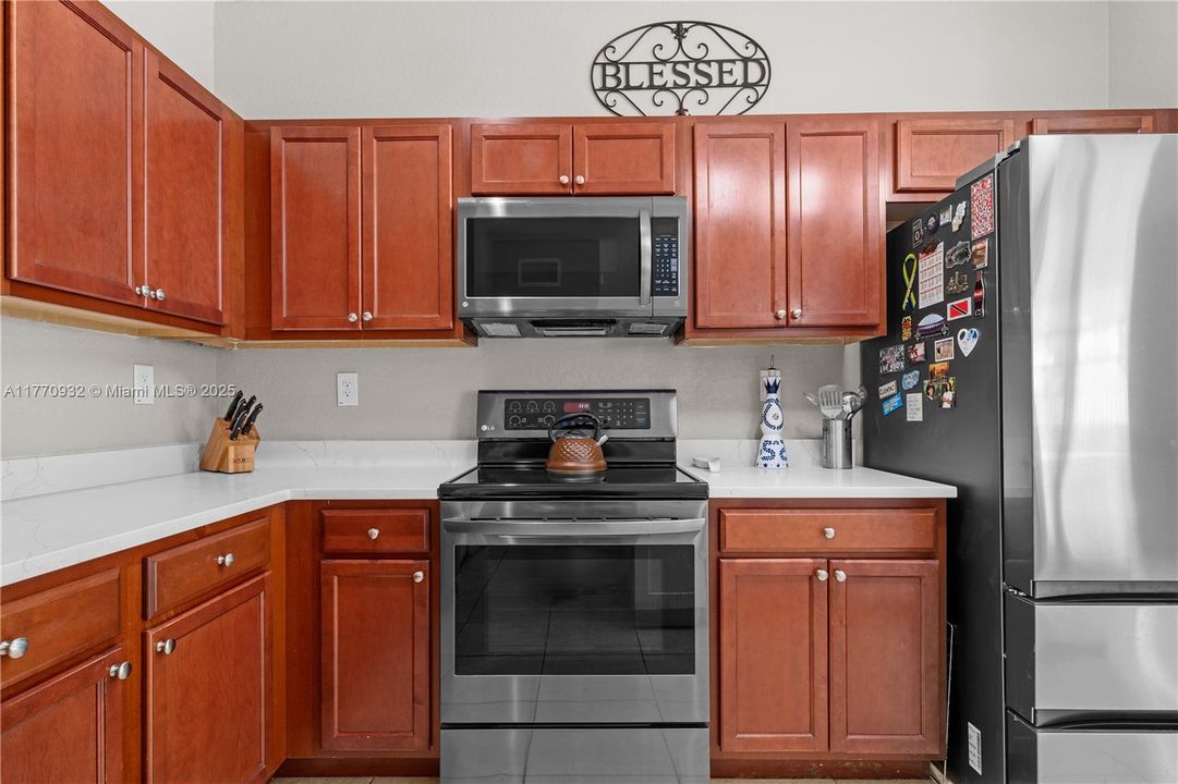 Recently Sold: $620,000 (5 beds, 3 baths, 2514 Square Feet)