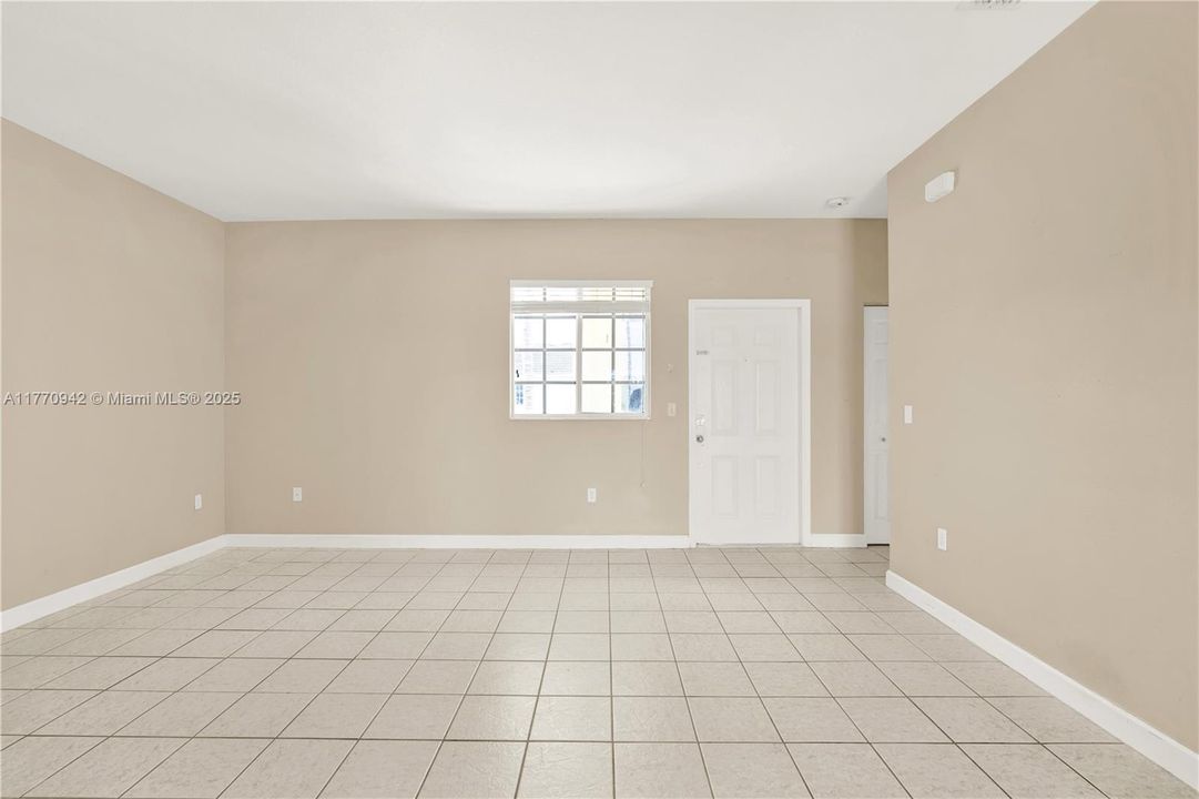 Recently Sold: $225,000 (2 beds, 2 baths, 1048 Square Feet)