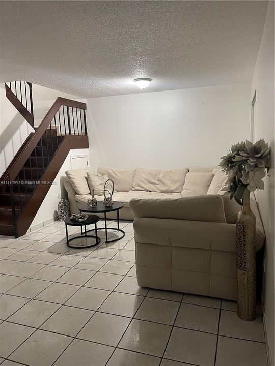 最近租的: $3,000 (3 贝兹, 2 浴室, 1340 平方英尺)