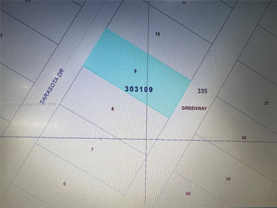 En Venta: $39,000 (0.52 acres)