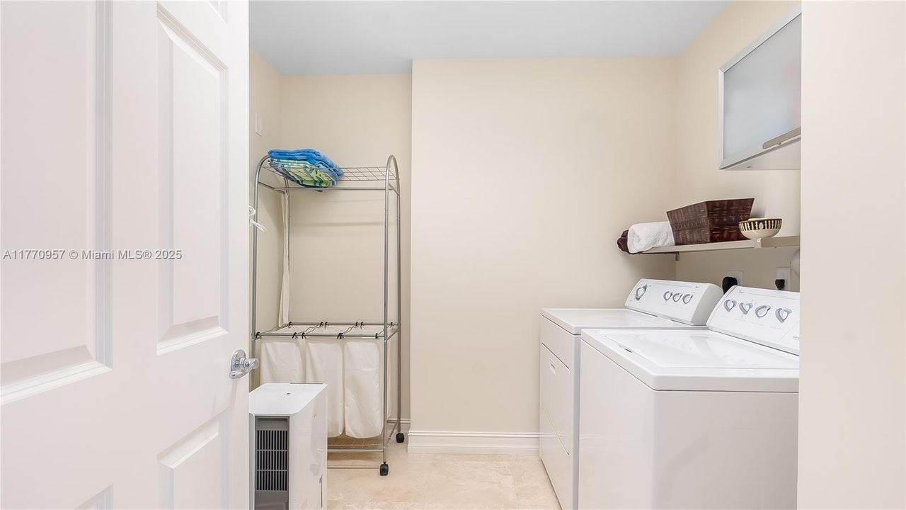 For Sale: $1,195,000 (4 beds, 3 baths, 2757 Square Feet)