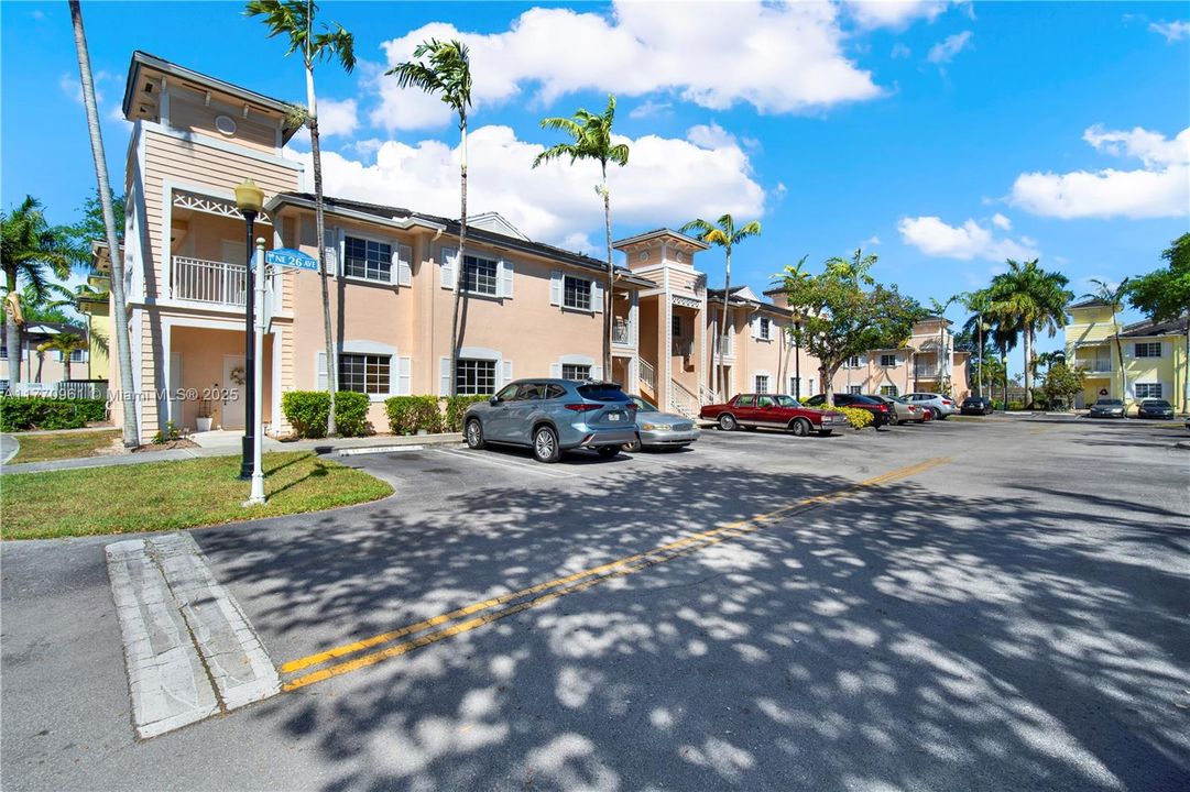 Recently Sold: $225,000 (2 beds, 2 baths, 1048 Square Feet)