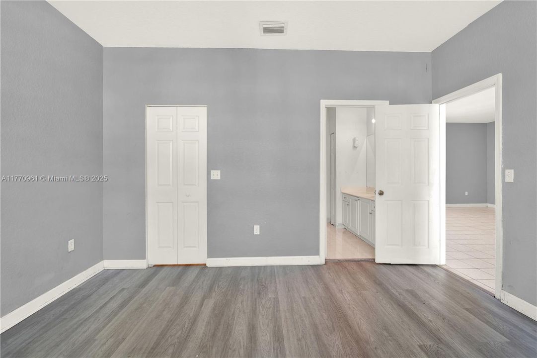 Recently Sold: $225,000 (2 beds, 2 baths, 1048 Square Feet)