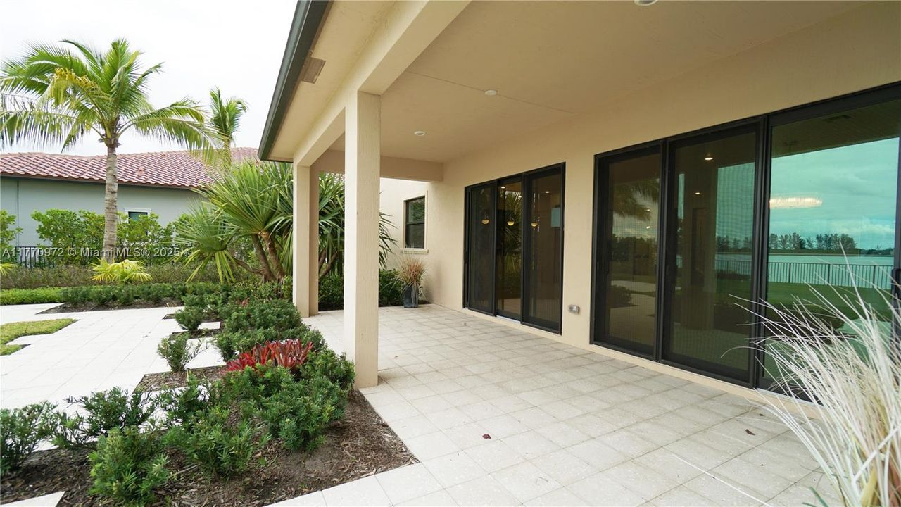 Recently Rented: $7,800 (4 beds, 5 baths, 3690 Square Feet)