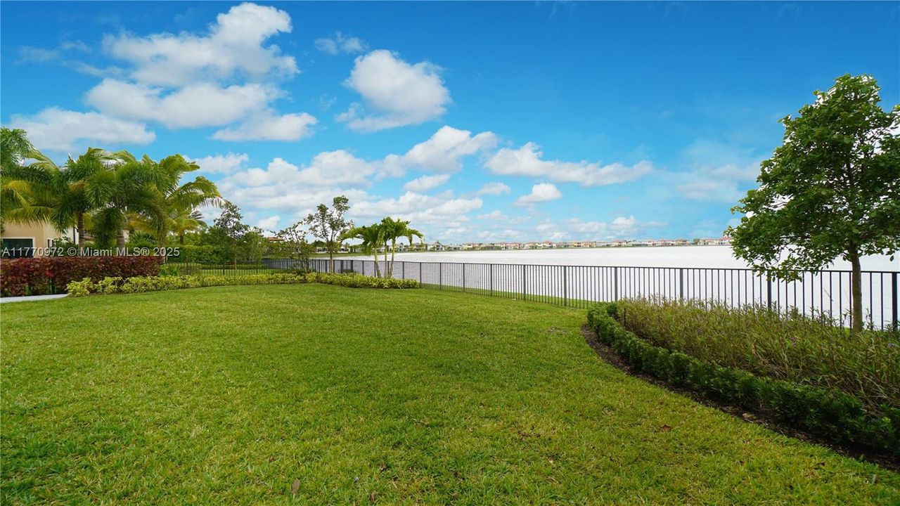 Recently Rented: $7,800 (4 beds, 5 baths, 3690 Square Feet)