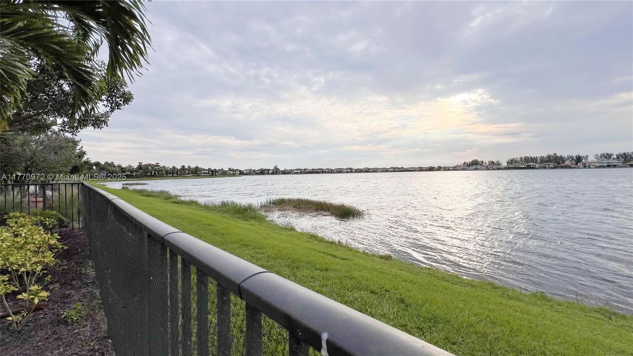 Recently Rented: $7,800 (4 beds, 5 baths, 3690 Square Feet)