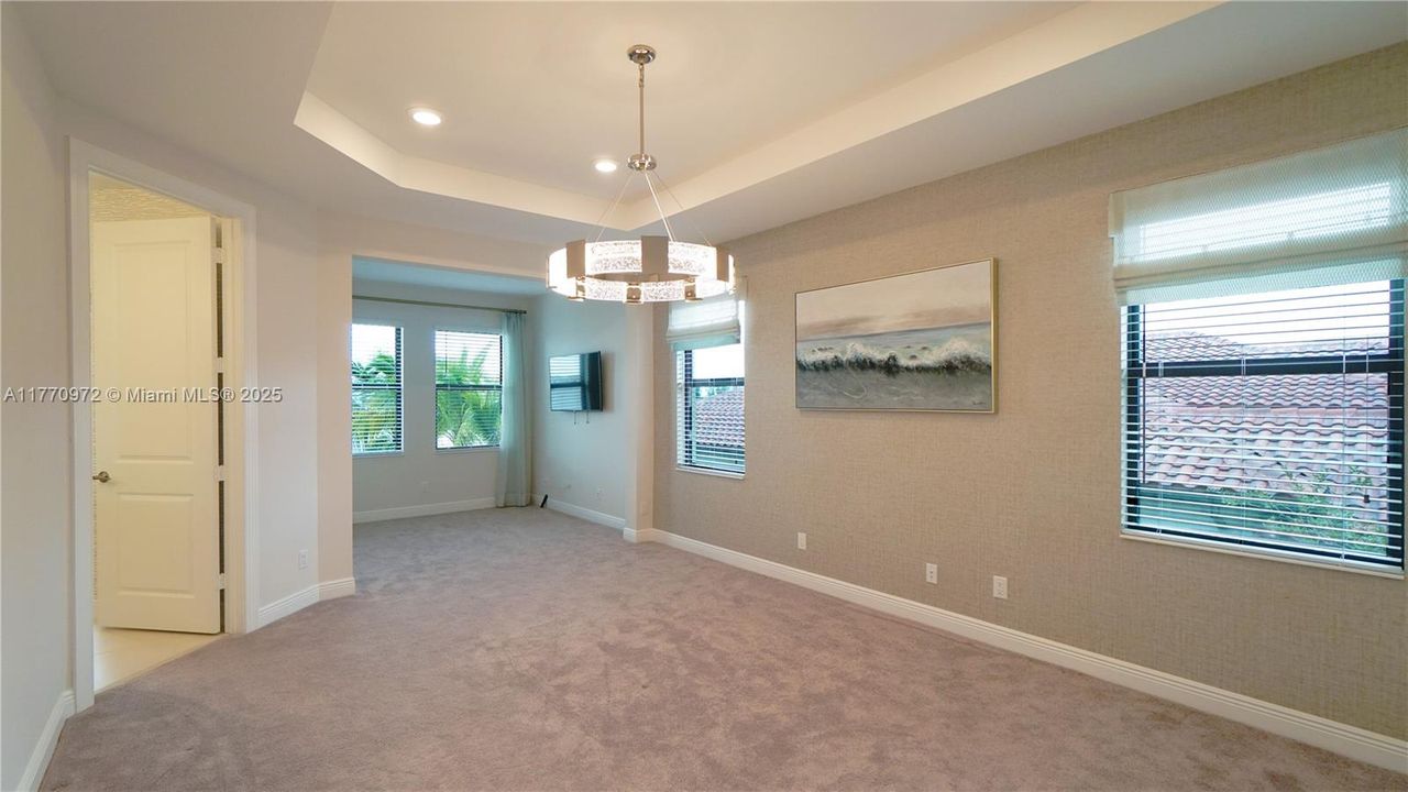 Recently Rented: $7,800 (4 beds, 5 baths, 3690 Square Feet)