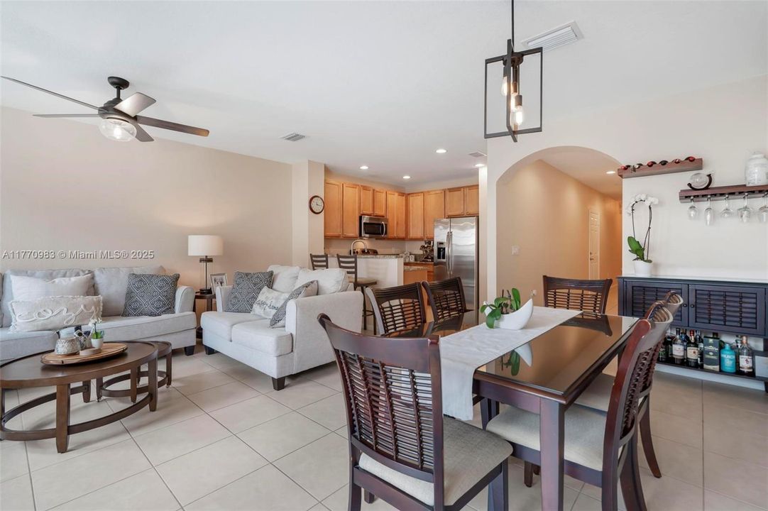 Recently Sold: $520,000 (3 beds, 2 baths, 1980 Square Feet)