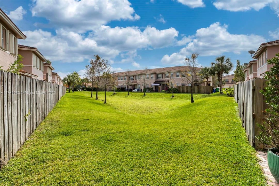 Recently Sold: $520,000 (3 beds, 2 baths, 1980 Square Feet)