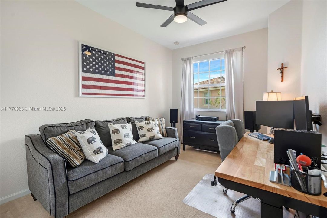 Recently Sold: $520,000 (3 beds, 2 baths, 1980 Square Feet)